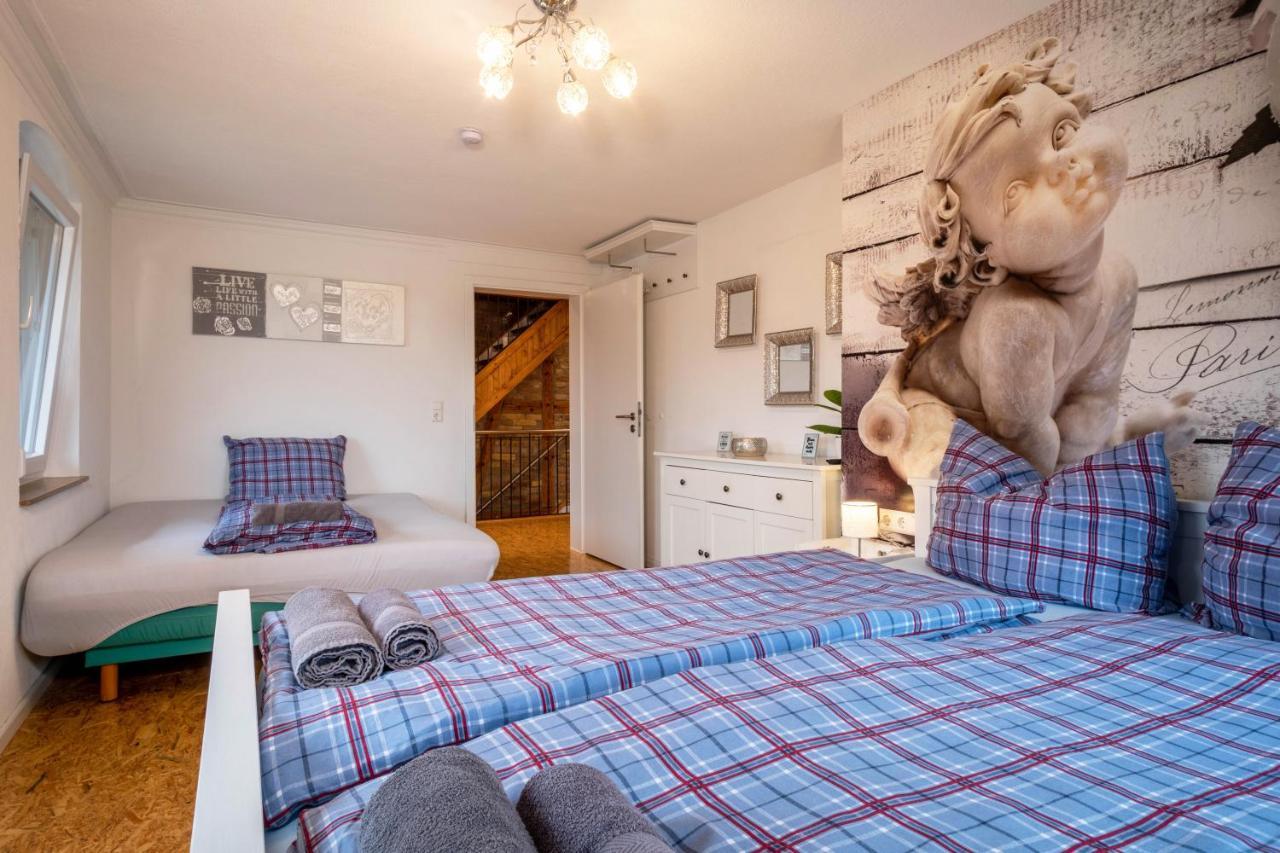 Ferienwohnung Ellenweiler bis 15 P FDH Exterior foto
