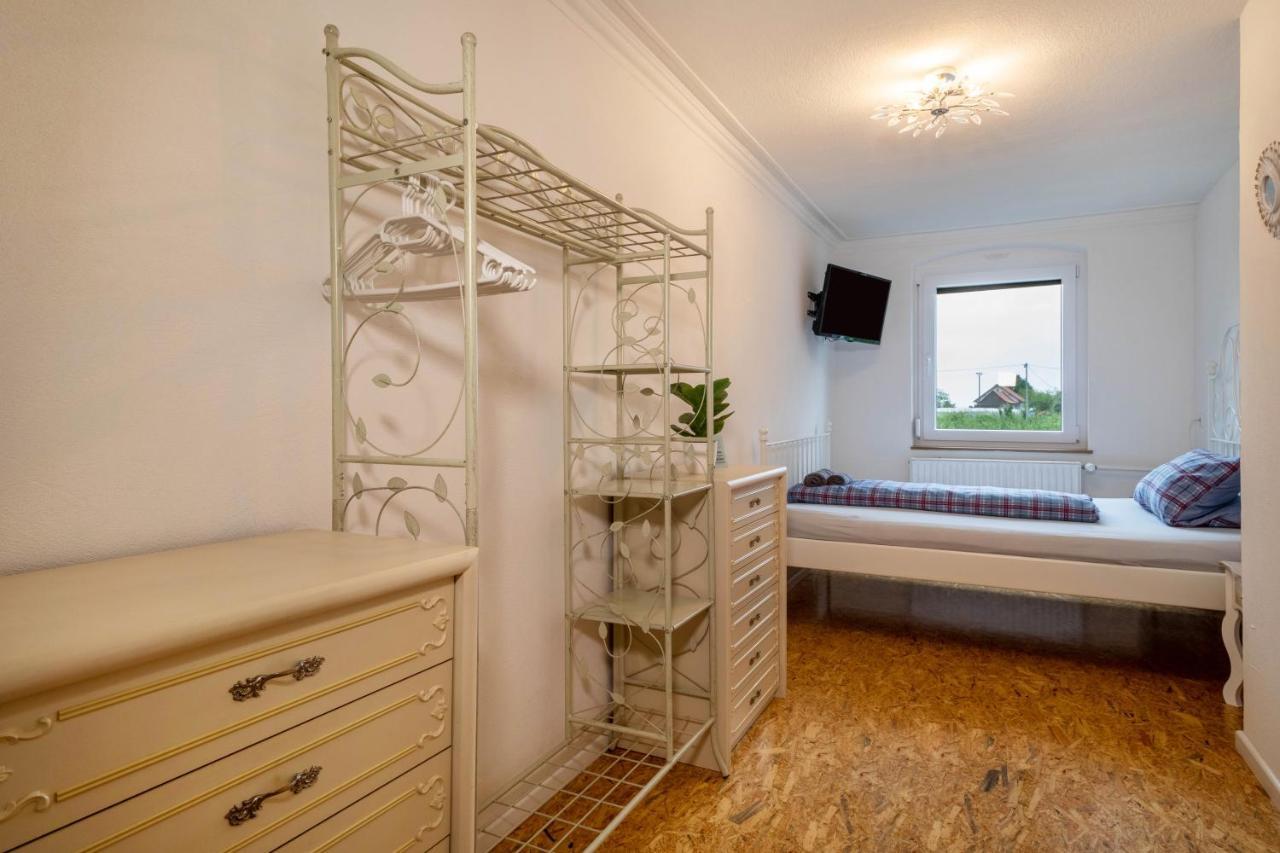 Ferienwohnung Ellenweiler bis 15 P FDH Exterior foto